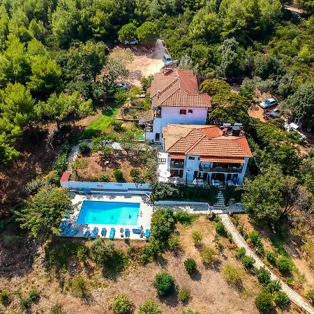 Avra Apartment