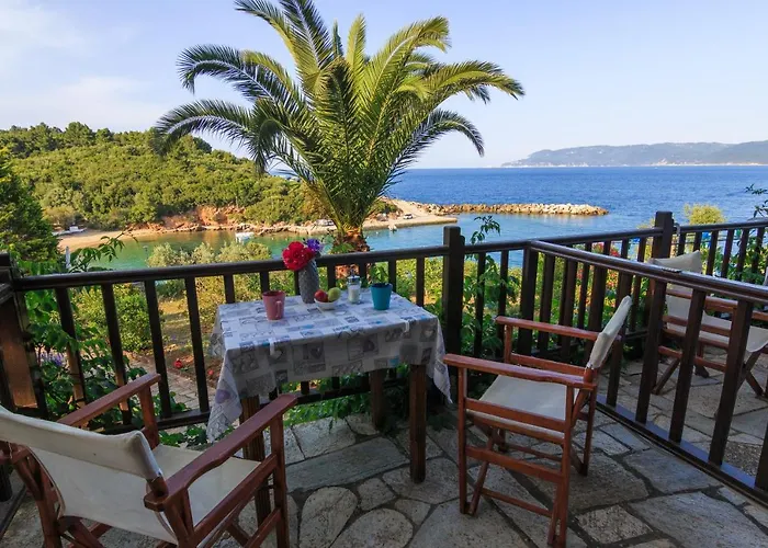 Апартаменты Avra